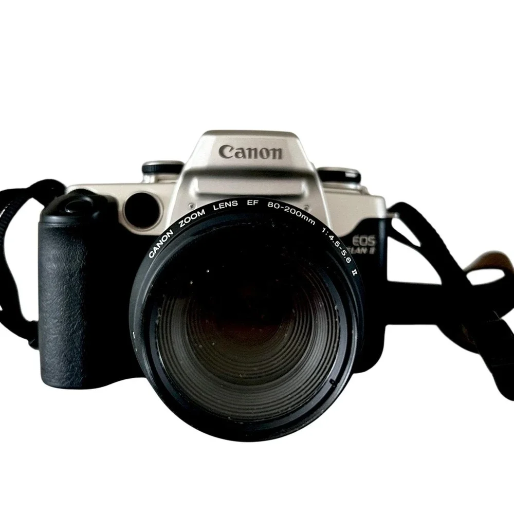 Canon EOS Elan II 35mm Film Camera Bundle 80-200mm 28-80mm Lenses Lowepro Bag